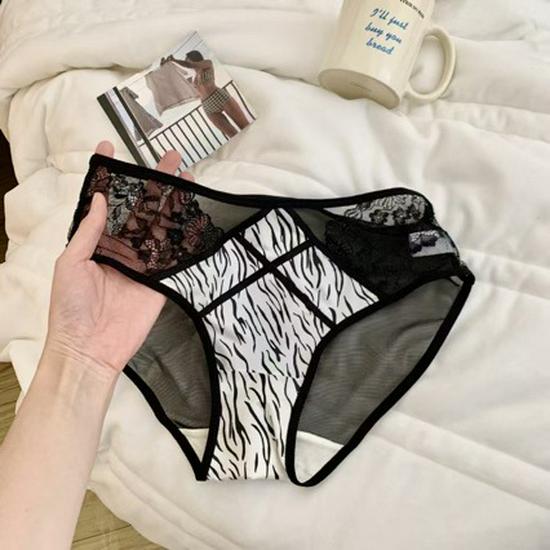 

Ultra-Thin Breathable Leopard Print Lace Panties – Plus Size Temptation Triangle Briefs for Women White Zebra