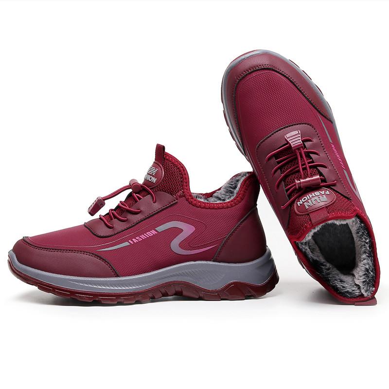 Women's Winter Velvet-Lined Beijing Cloth Shoes - Warm, Non-Slip, Soft Sole Sports Shoes for Middle-Aged and Elderly.