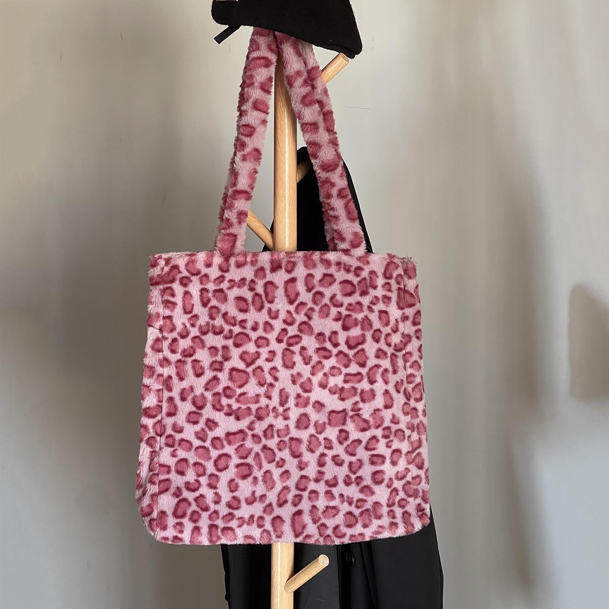 

Retro Furry Portable Underarm Bag for Women Autumn and Winter New Leopard Large Capacity Western Style Unique One-Shoulder Messenger Bag рожевий