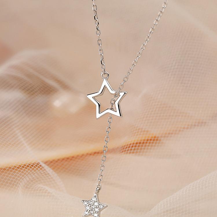 Star Necklace for Women: Elegant Tassel Clavicle Chain with High-End Style and 2021 Influencer Design.