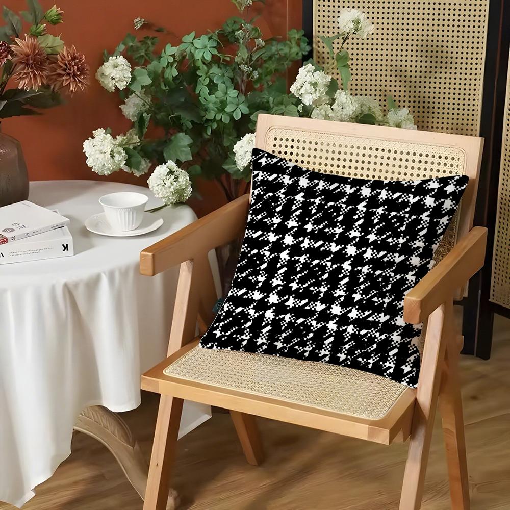 Black and White Style Cushion Cover Silky Short Plush Invisible Zipper Dustproof Sofa Pillow Case for Home Decor