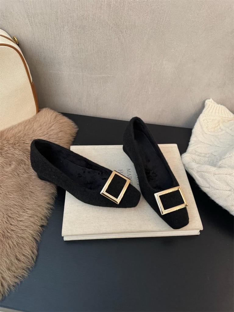 ! Temperament quadratische Schnalle dicker Absatz flauschige Einzel-Schuhe Fee Pendeln Plüschabsätze