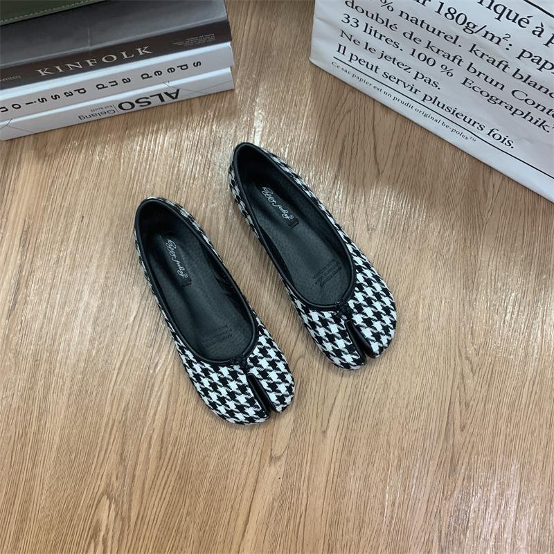 Fashion Bailamos Women Flats Tabi Ninja Shoes Woman Microfiber Leather Comfy Flats Split Toe Slippers Soft Bottom Loafers Solid Brief La