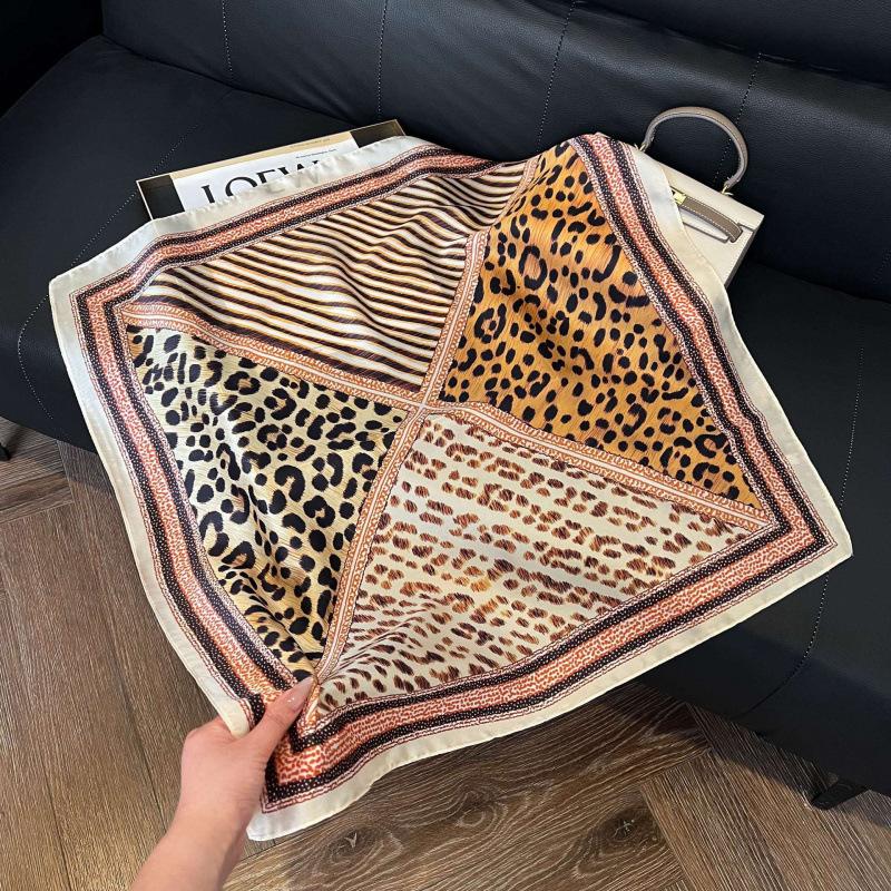 New 71 * 71cm Korean version small square scarf women's silk scarf spring and summer thin sunscreen scarf neck protection tied bag headband scarf
