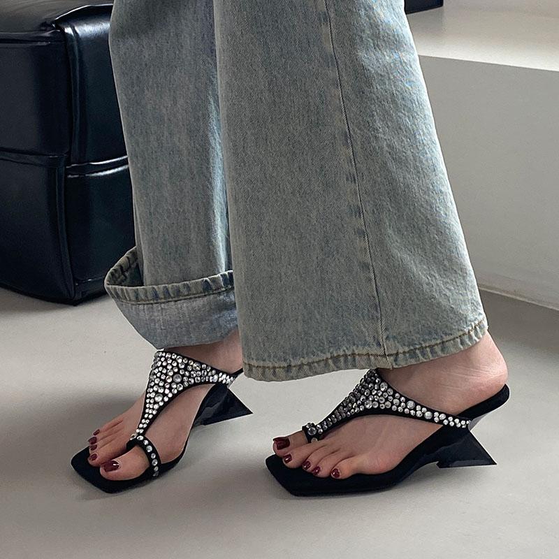 Mode Neues Schuhwerk Damen Keilabsatz Hausschuhe Schuhe Mode Luxus Strasssteine Damen Absatz Hausschuhe Schuhe Weibliche Pantoletten Sandalen Pumps