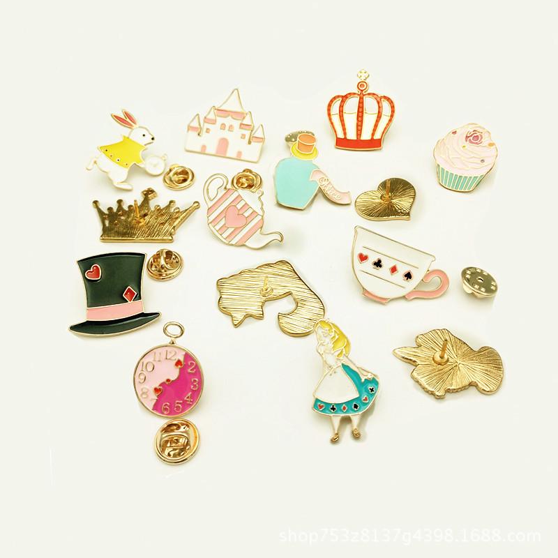 Clothes Trim Badge Cute Character of Alice in Wonderland Alloy Pin Brooch for Fashion Bag Accessories