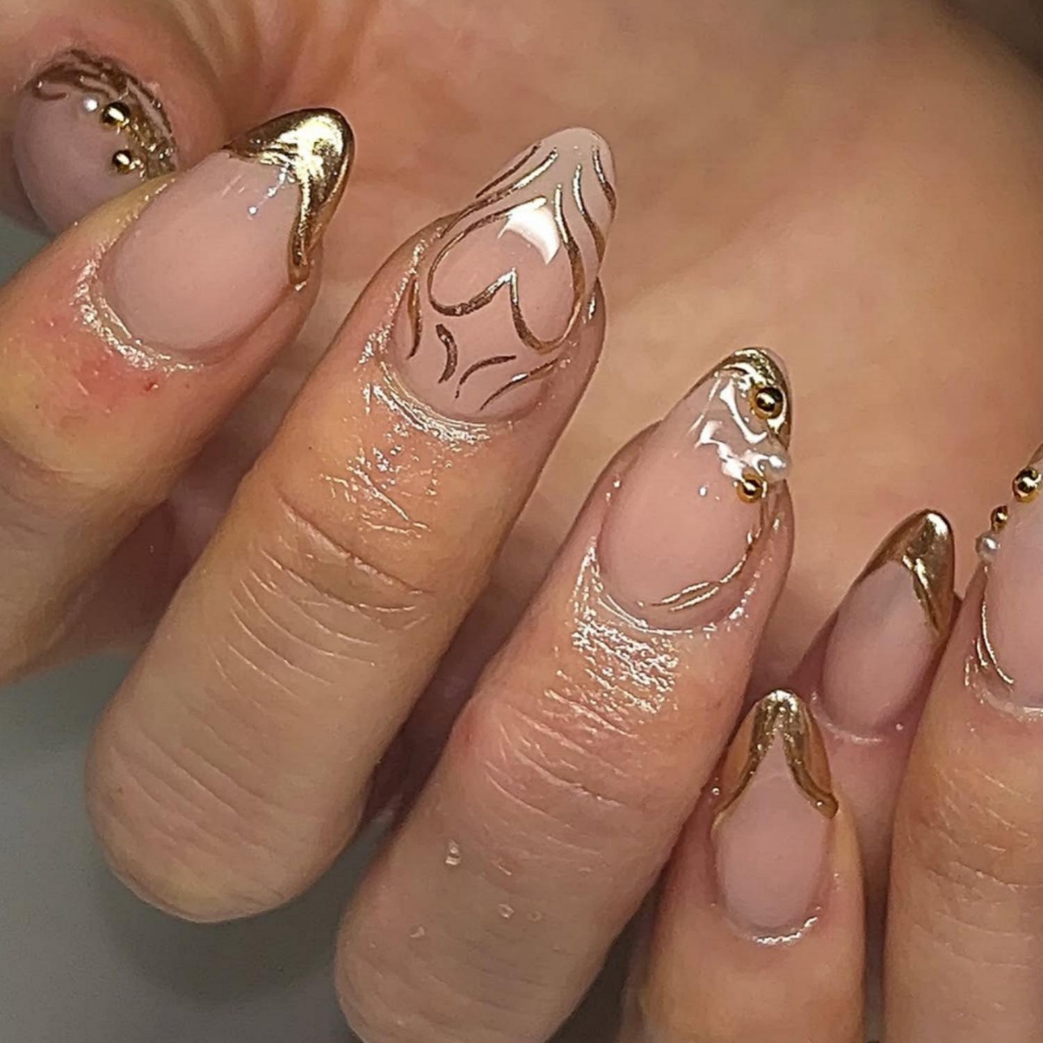 

24PCS Luxury Golden 3D Bowknot Patterns French Fake Nails with Glitter Diamonds Simple Almond Press on Nails Full Cover Wearable