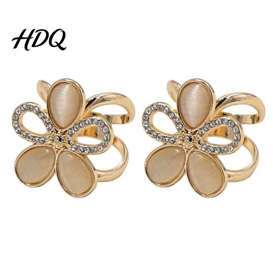 Diamond Scarf Pin Rhinestone Flower Ring for Women Elegant Alloy Five-petal Floral Metal Buckle Buckle Smooth T-shirt Ties Clip Silk Scarves Shawls