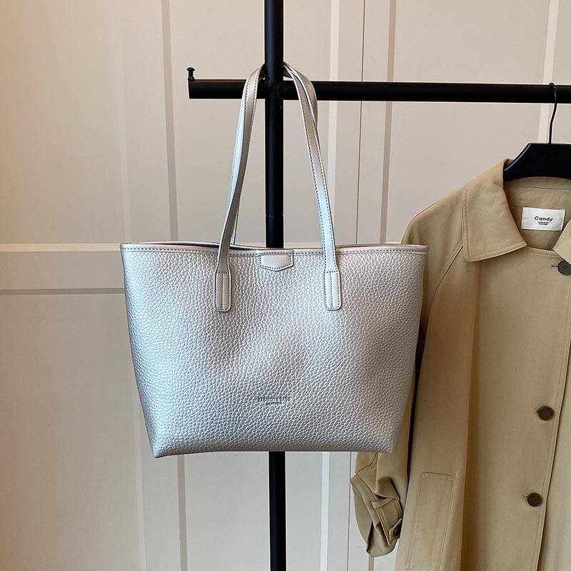 Large Capacity Bag Women's Summer New Casual Simple Shoulder Bag Commuter Tote Bag