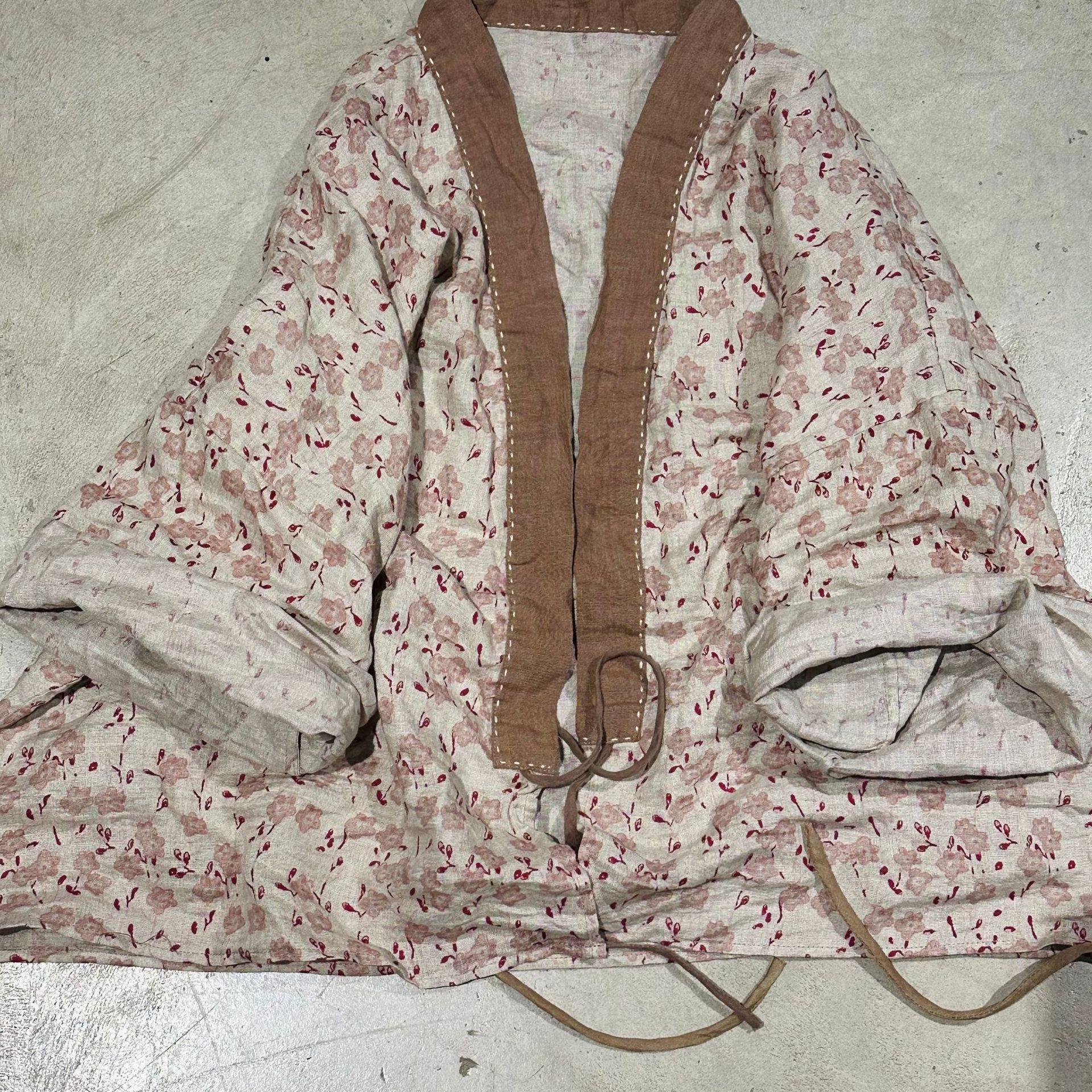 

Johnature Women Vintage Shirts Belt Print Floral V-Neck Long Sleeve Blouses Autumn Loose Chinese Style Shirts One Size