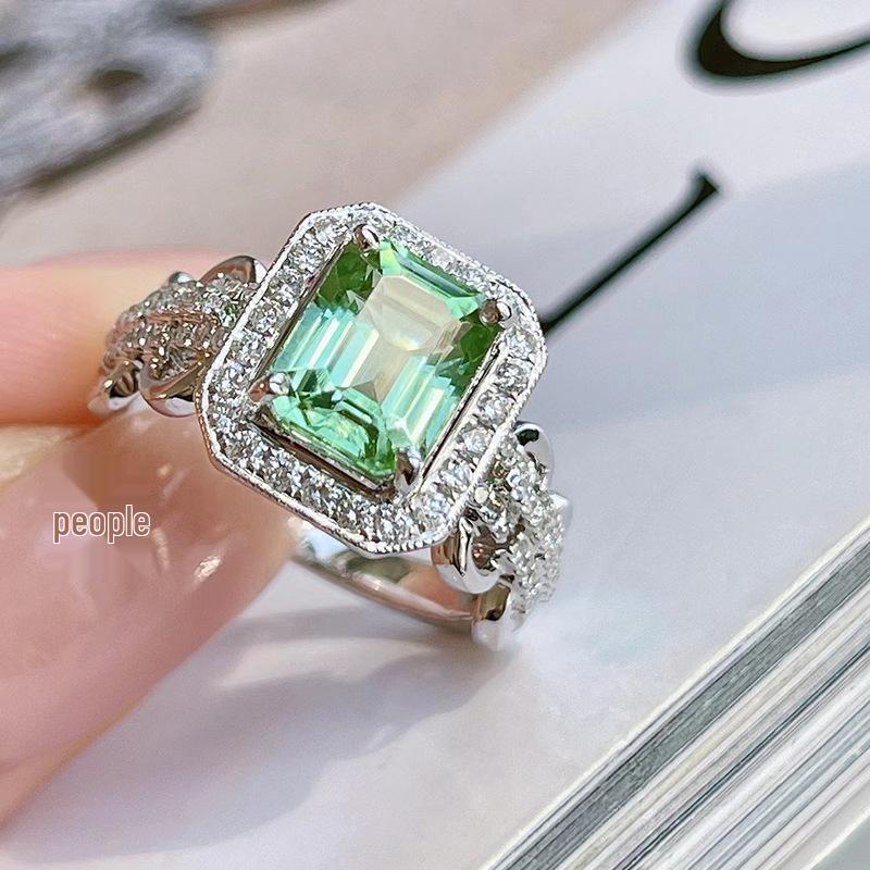 Cao Shi Retro Luxury Index Finger Ring - Bold European & American Style with Lace Rectangular Design