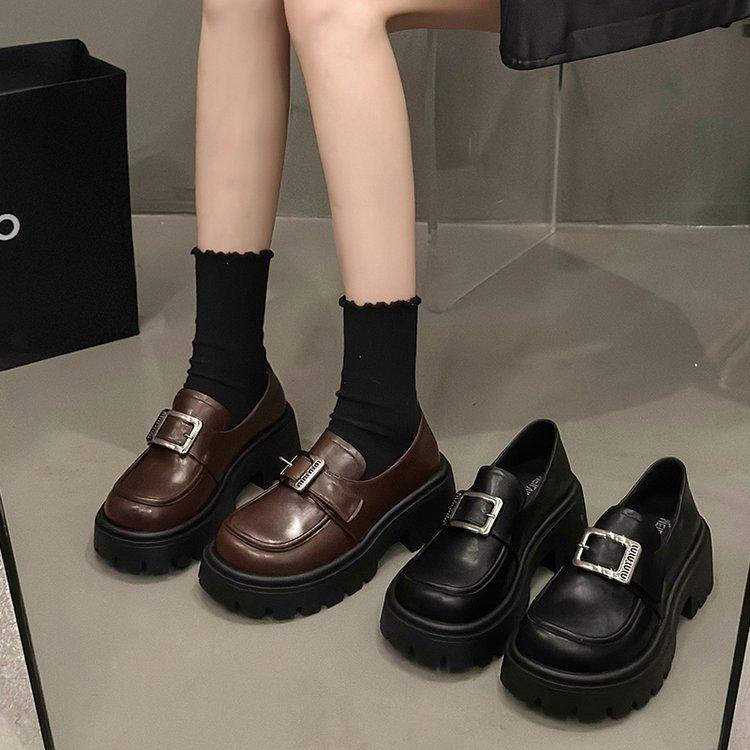 Retro British style black platform loafers women's 2025 autumn and winter new fashion versatile with skirt small leather shoes
