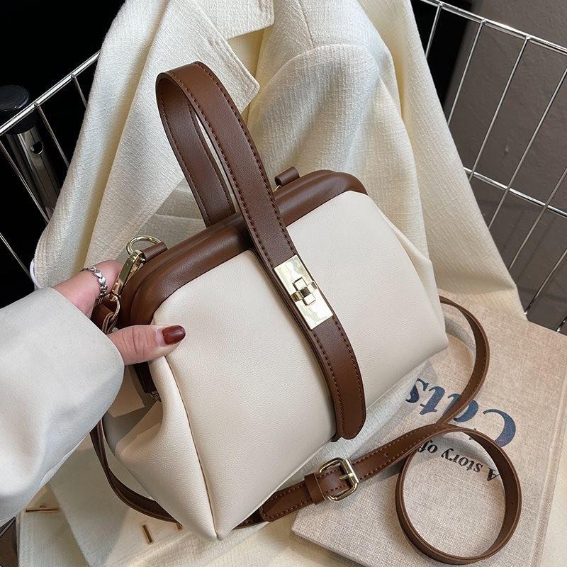 Stylish Shell Bag For Women With Chic Design Soft Texture Perfect For Spring Summer 2024