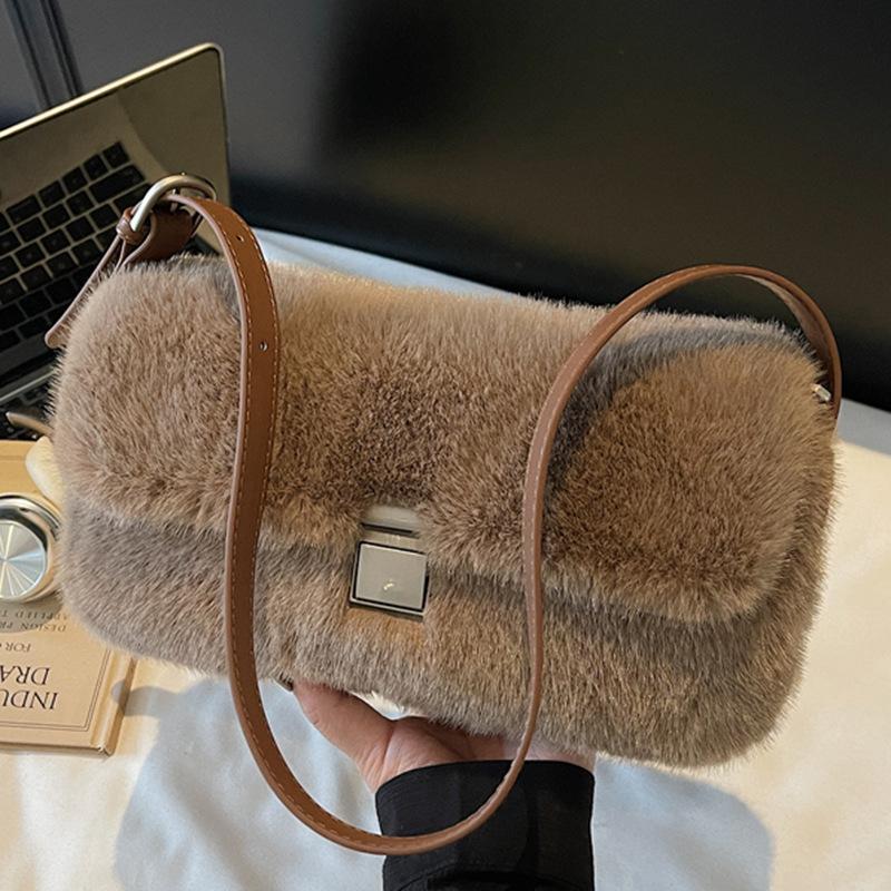 Autumn New Fashionable Chain Bag Niche Plush Bag Simple Casual Large Capacity Underarm Bag Fluffy Bag