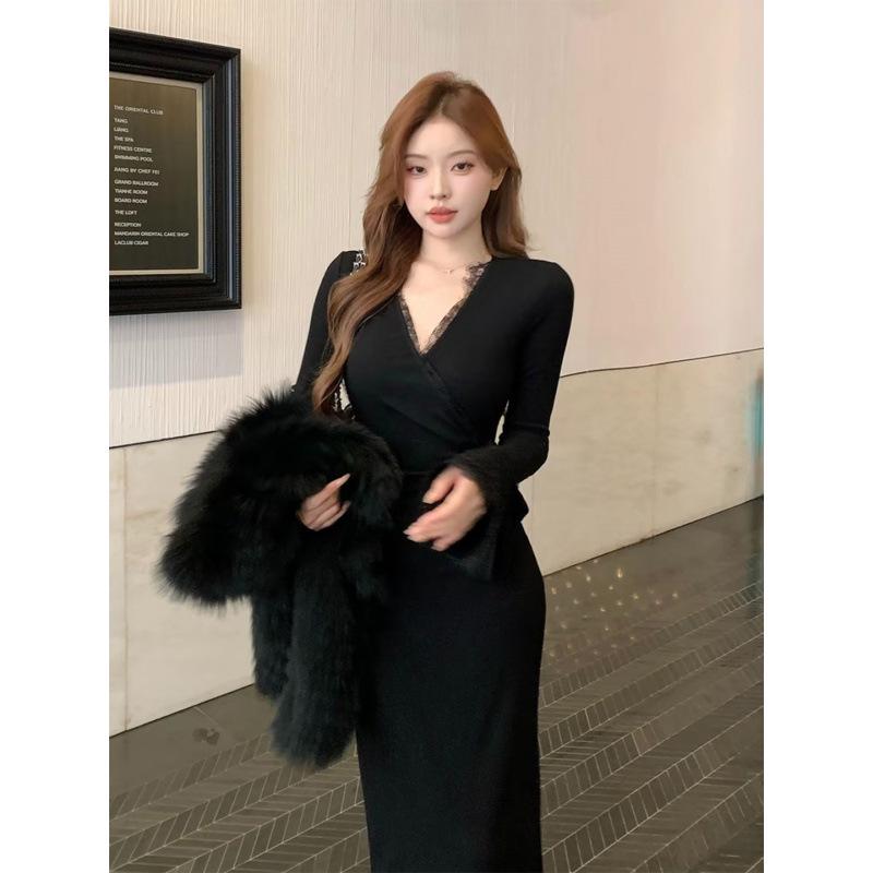 Women s Autumn 2025 Black Slim-Fit V-Neck Mermaid Skirt Dress Small