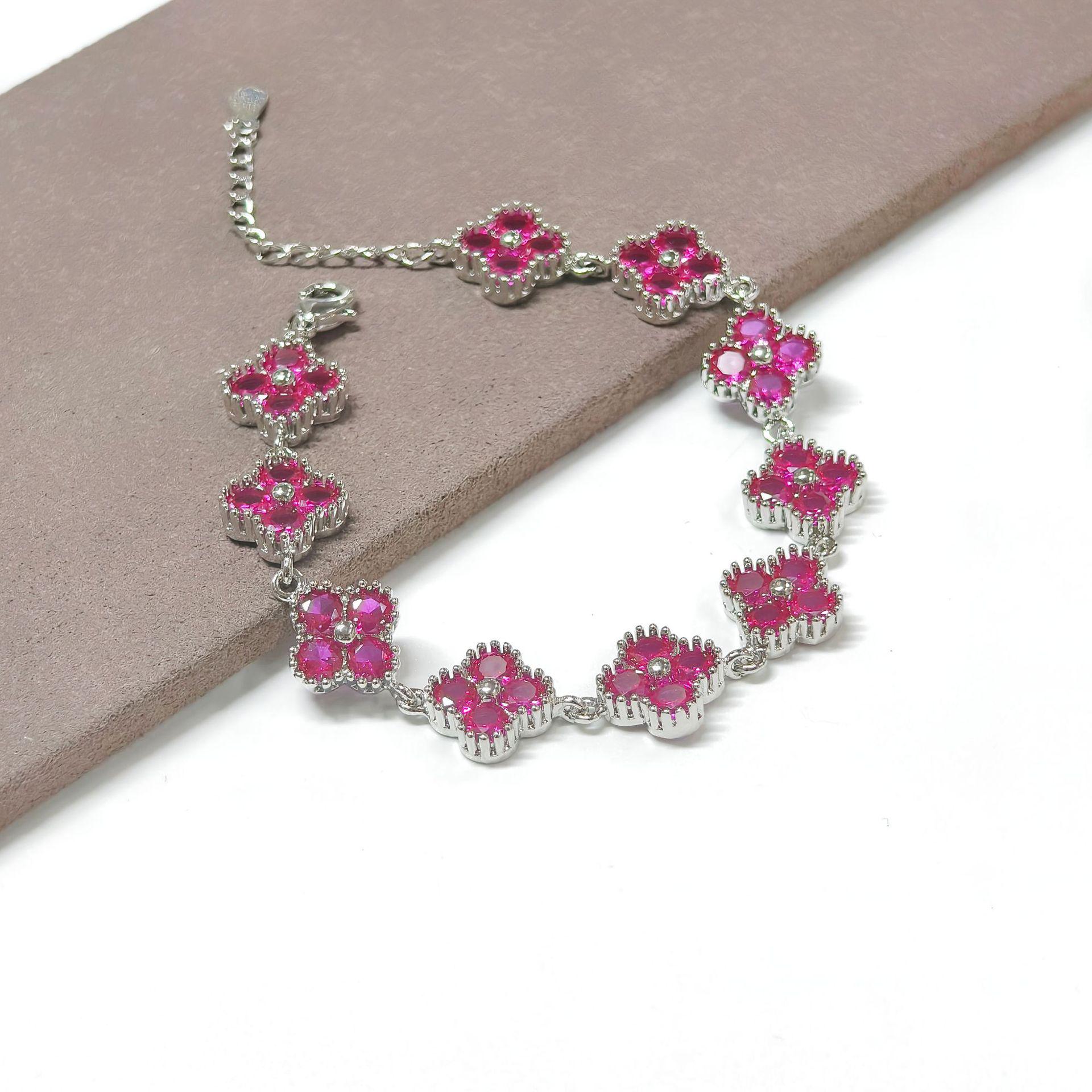 Gessen Jewelry Four-Leaf Clover Bracelet: Classic & Trendy Women s Accessory