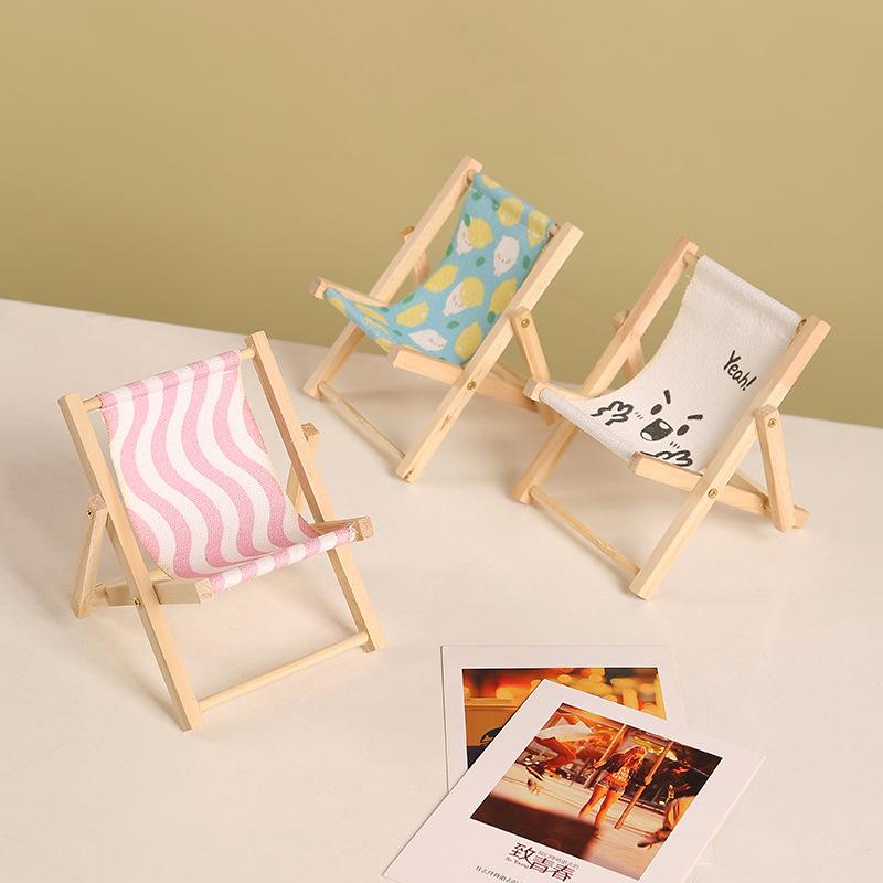 Cute Beach Chairs Mobile Phone Holder Mini Wooden Beach Chair Model Foldable Phone Holder Photography Prop Miniature Scene Decor