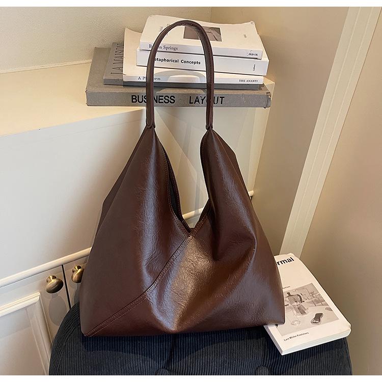 Retro Large Capacity Women's Tote Bag - Autumn/Winter Korean Style, Simple Versatile Single Shoulder Underarm Bag for Casual Commutes