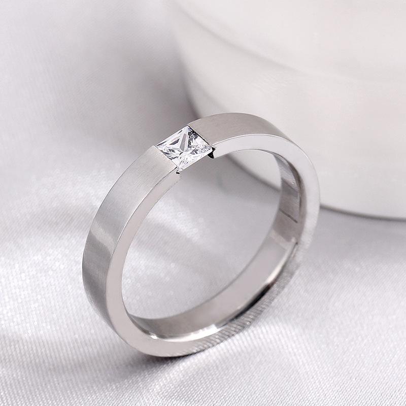 Anillos de Acero de Titanio para Mujer Minimalistas Color Plata Anillo de Circonita Joyería de Moda para Hombre Mate Rayado Gratis Venta al por Mayor KBR180