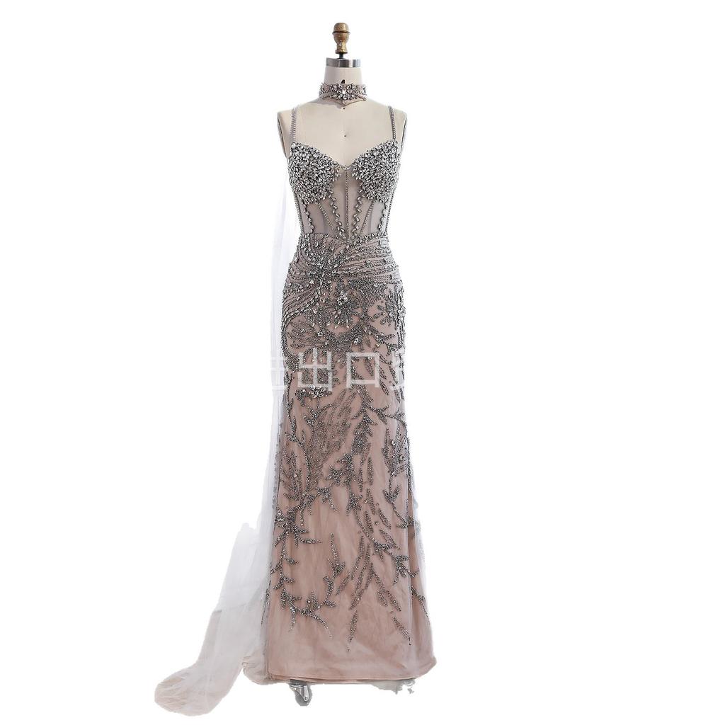 Naked crystal nails, elegant celebrity temperament, luxury art exam solo host, fishtail evening dress LA11111