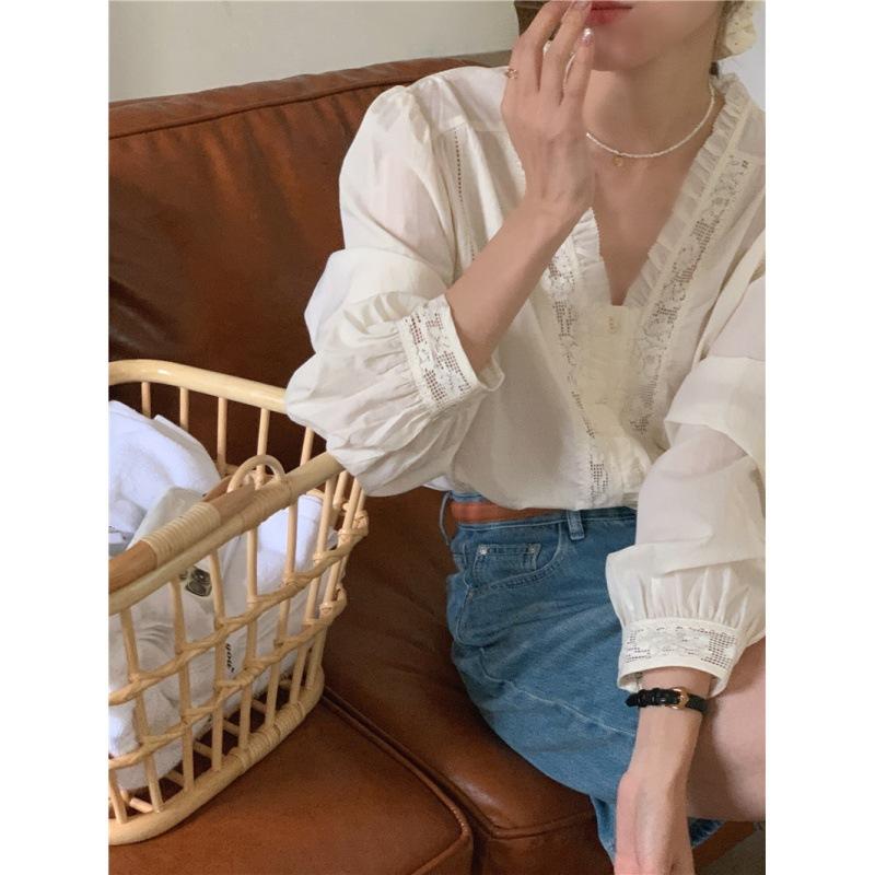 Spring Korean Gentle Heavy Industry Embroidery Lace Hollow Splicing Pleated V-Neck Bubble Sleeve Shirt Top Women