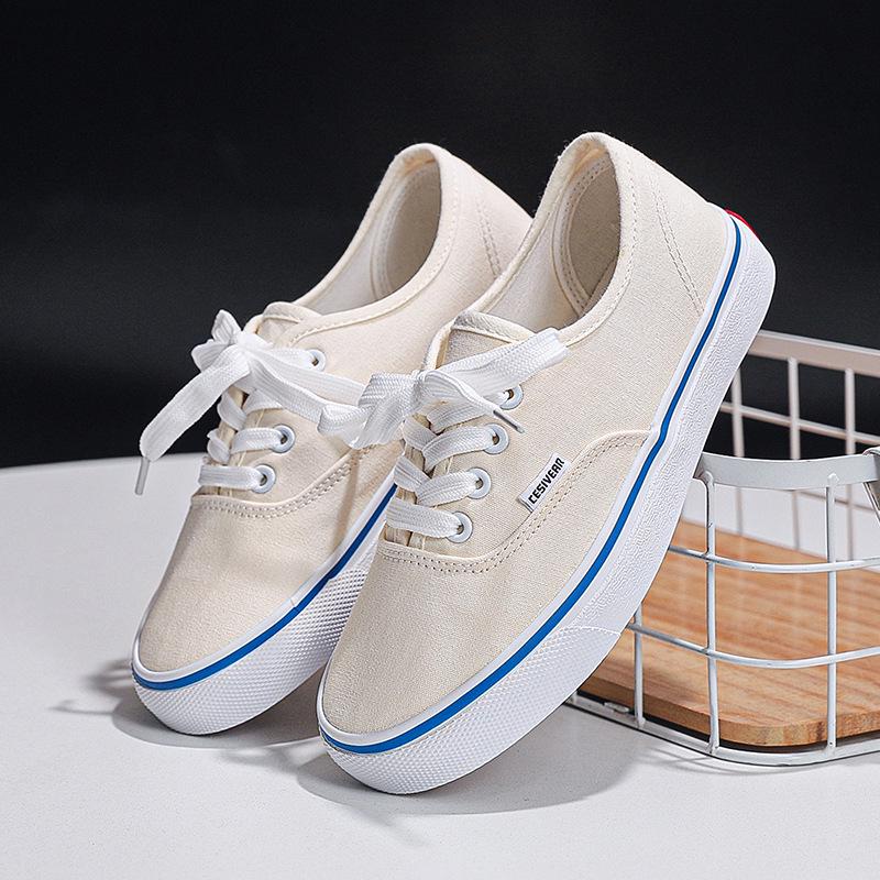 Candy Color Canvas Shoes: Unisex Spring/Autumn 2026 Versatile White Skate Sneakers for Students