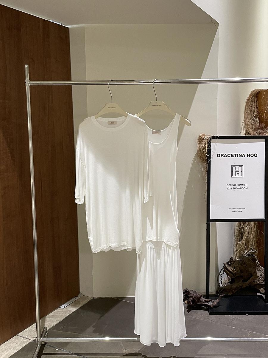 

Thirteen Lines Spring New Arrival: Simple Vest, Patchwork Gauze Skirt & T-Shirt Three-Piece Set for Women (TZB406) Small