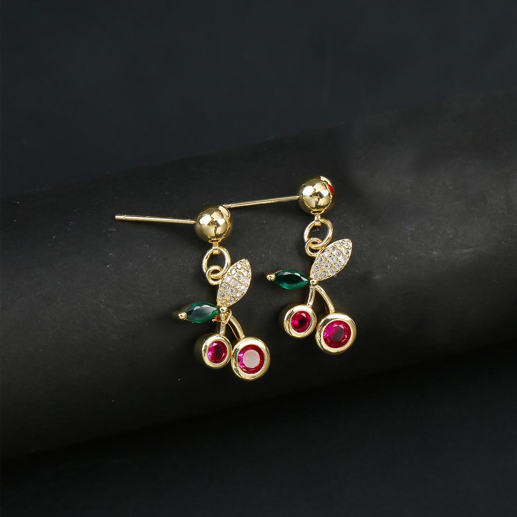 New Sweet Cherry Earrings for Women Red Cherry Fruit Stud Earring Cute Girl Simple Exquisite Edition Luxury Designer Jewelry