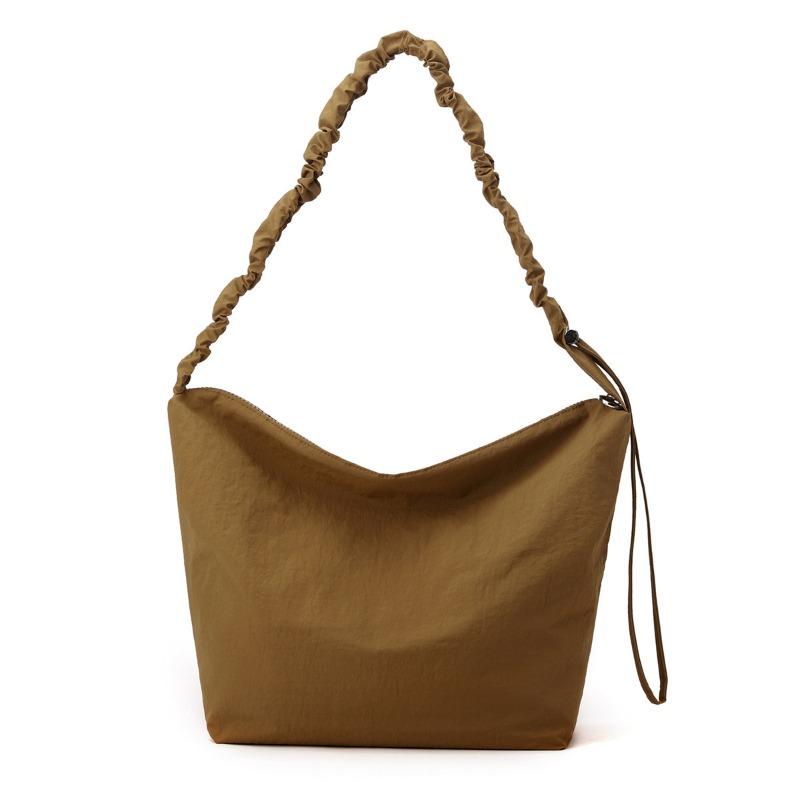 Simple and Large-capacity Bag, Messenger Bag, Women's Fashion Trend, Commuter Bag, Tote Bag, Shoulder Bag, Nylon Bag.