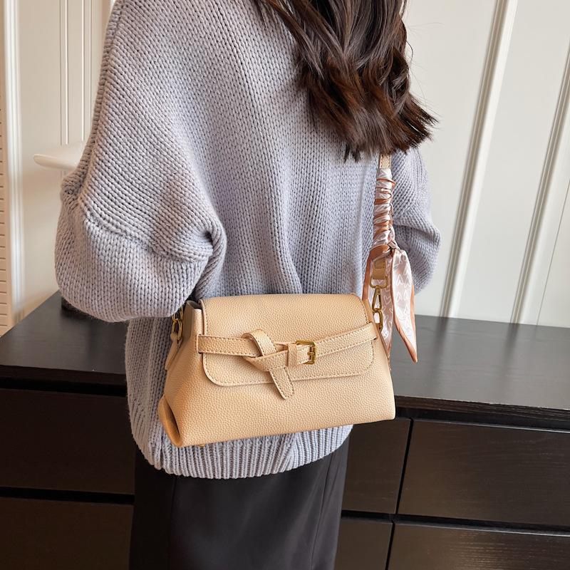 Large-capacity bag women's 2025 new fashion versatile summer shoulder messenger bag retro texture popular small square bag