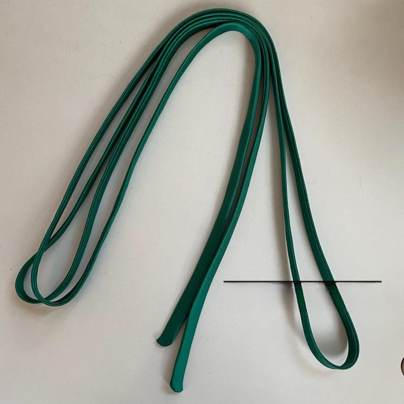 שמלת כלה מסאטן עם שרוכים, פפיון וסרט לשיער, עמידה ורב-תכליתית לכלה