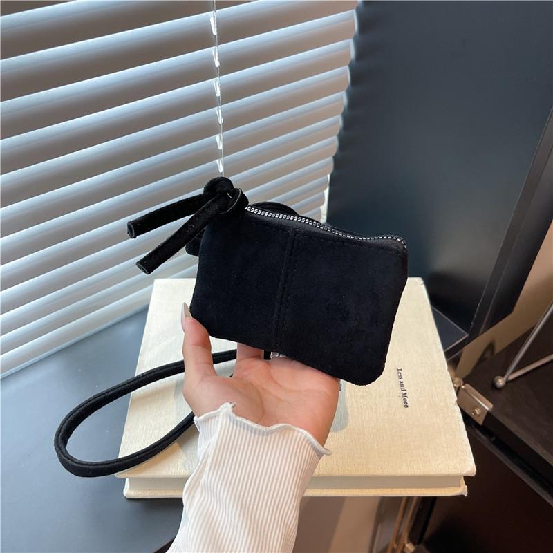 

Fashion personality solid color suede suede surface change mini neck small square bag women s bag чёрный