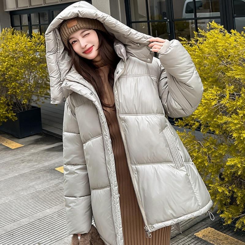 

Зимова жіноча приталена тепла подовжена куртка з капюшоном M світло-сірий колір