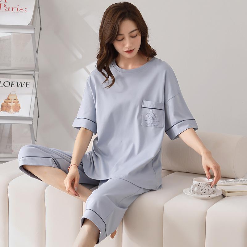 Women's Summer Korean-Style Cotton Cropped Pajamas with Split Sleeves - Cute, Versatile Two-Piece Set for Home or Outdoor Wear.