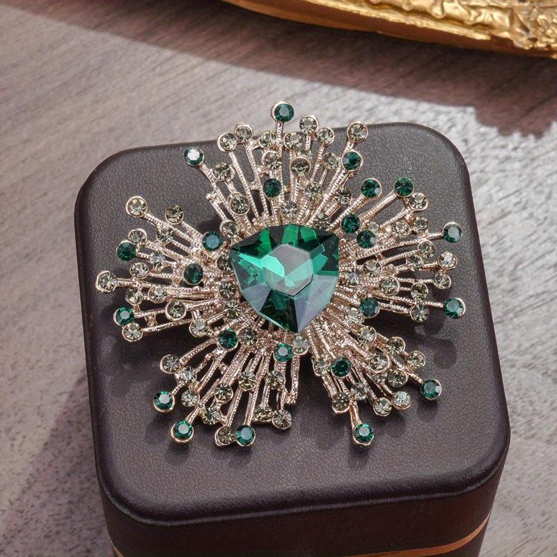 

Retro Exaggerated Rhinestone Brooch -Luxury Fashionable, Multifunctional Versatile, Unisex Clothing Accessory, Exquisite Jewelry