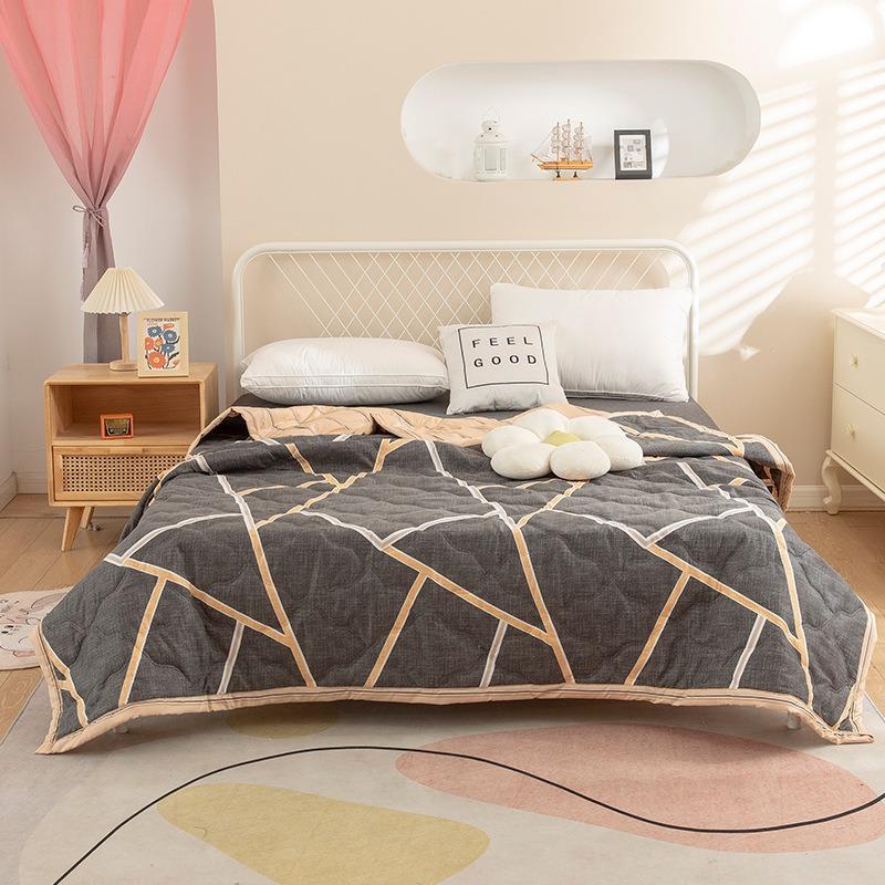 Geometric Triangle Pattern Summer Quilt-Lightweight Breathable Cotton Bedspread for Summer Yellow & Gray Design