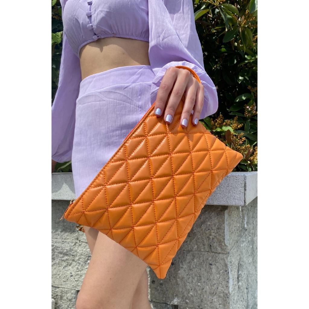 Black Patent Leather Triangle Patterned Portfolio Clutch Handbag