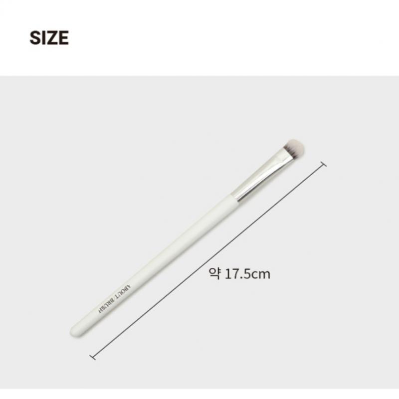 Daiso Point Shadow Brush 502