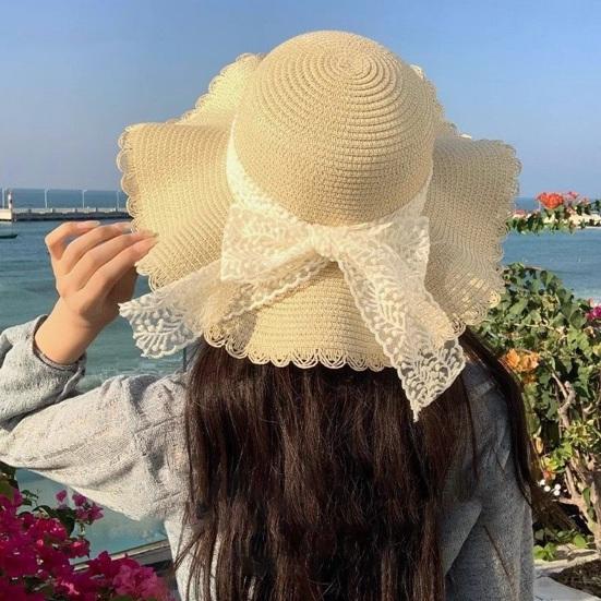 Sun Hat Large Wavy Brim Breathable Summer Straw Hat with Lace Bow Tulip Decor Foldable Portable Travel Hat