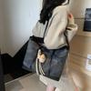 Large-capacity simple tote bag women's new fashionable versatile shoulder bag niche class commuter bag
