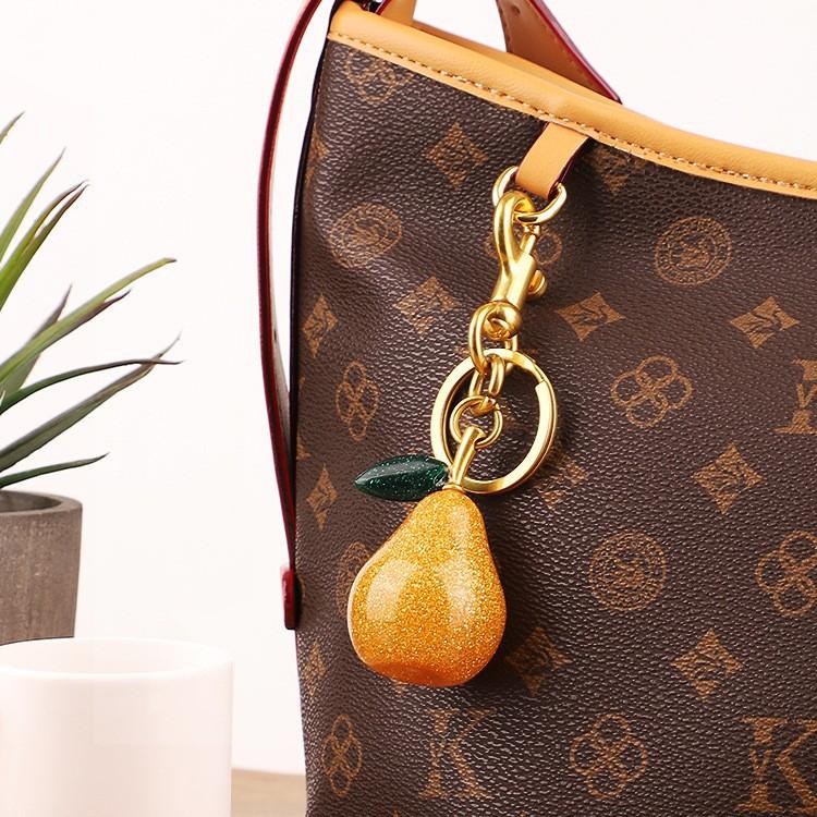 

IGNICASE New Gilt Pear Bag Pendant Creative Pear Keychain Pendant Women s Bag Accessories Car Pendant Couple Bag Accessories