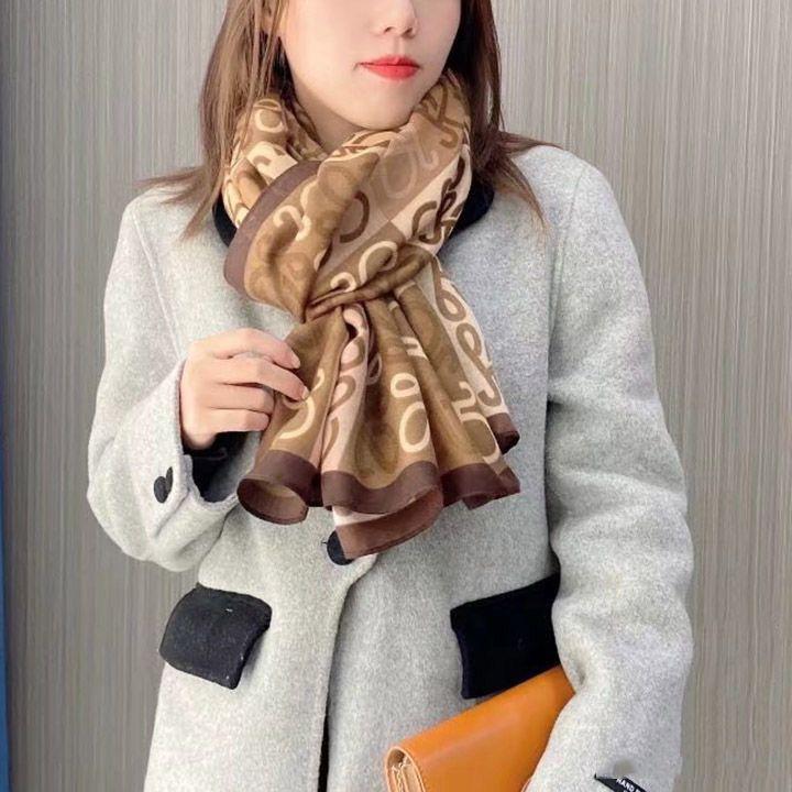 Luxusní značka Podzim a Zima Ženy Nový styl Móda Barva Sladěný Potisk Hedvábný šátek Lady Populární Pokrývka na hlavu Plážový šátek