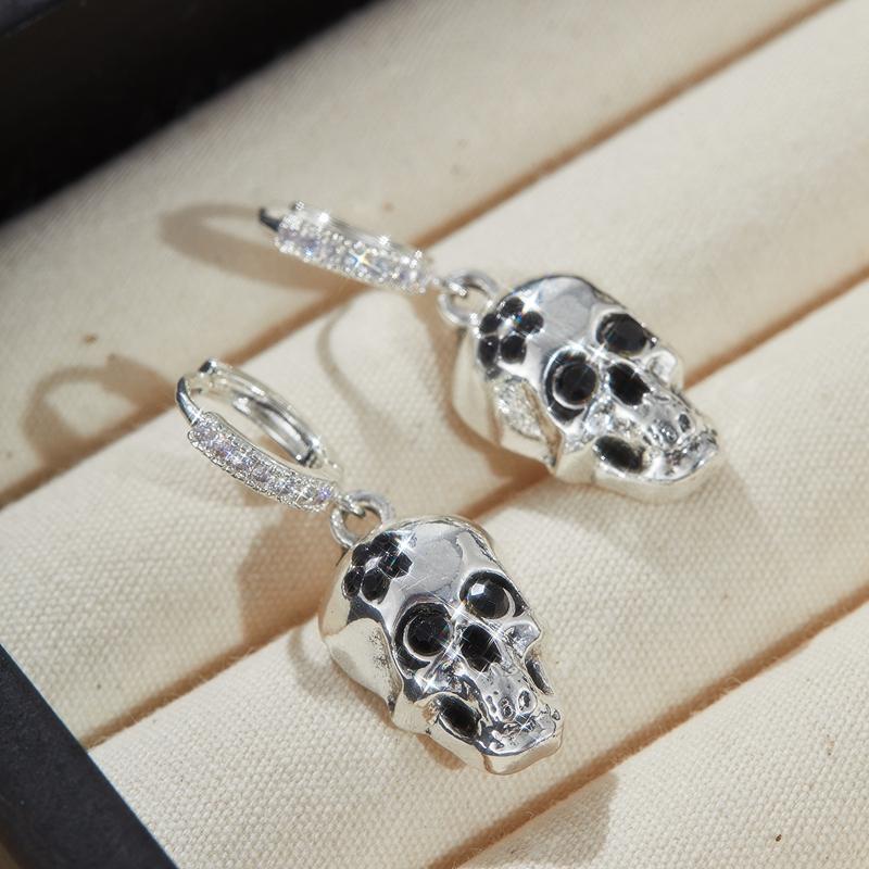 New Trend Of Minimalist Men And Women Ghost Head Earrings Retro Skull Pendant Earrings Gothic Punk Rock Party Accessories Gift