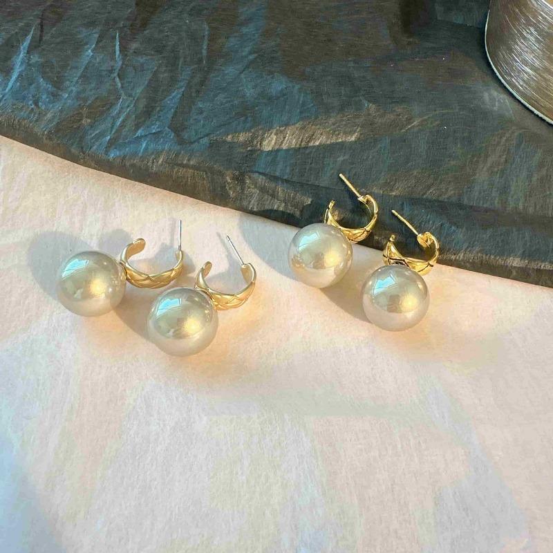 Korean Imitative Pearl Carved C Type Drop Earrings For Women Fashion Geometric Baroque Wedding Party Jewelry Gifts