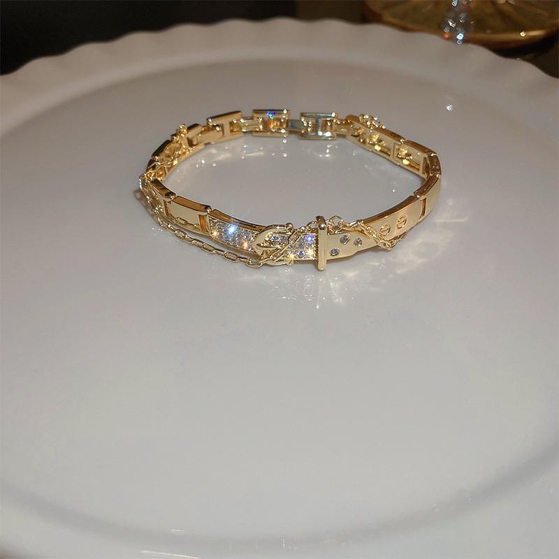 Elegant Flower Bracelet With Zirconia Stones Gold Plated Copper Alloy Lightweight Chic Vintage Style Womens Jewelry
