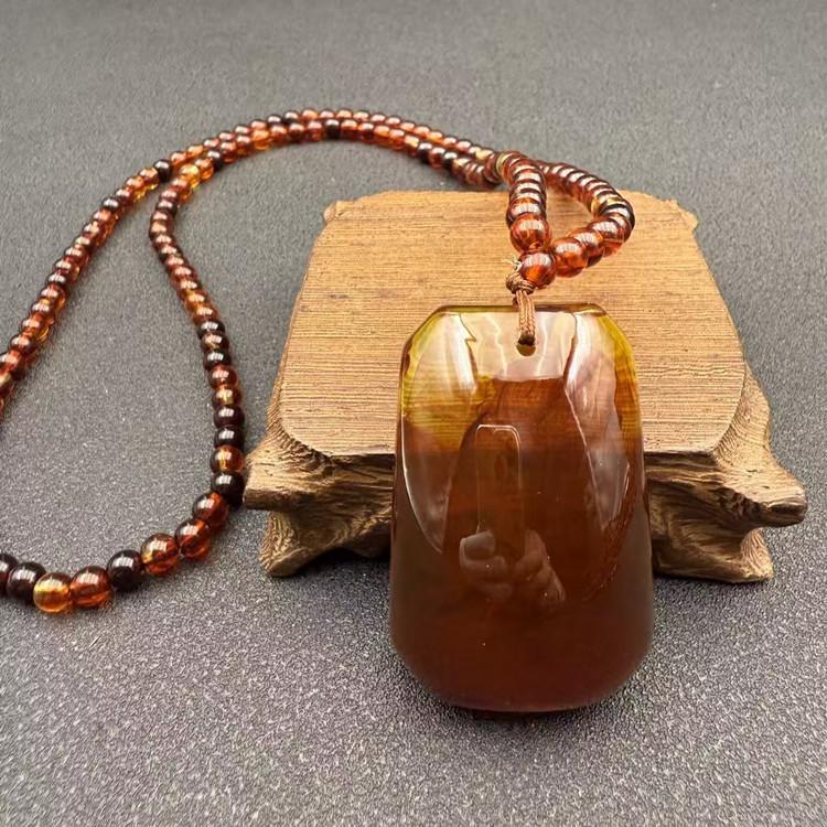 Imitation Blood Amber Necklace with Vein Amber Worm and Cloud Pattern Pendant