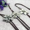 Retro ethnischer Stil handgefertigte tibetanische Silber Blume lange Halskette, antiker Silberanhänger mit Fransen Damenmode Pulloverkette Accessoires