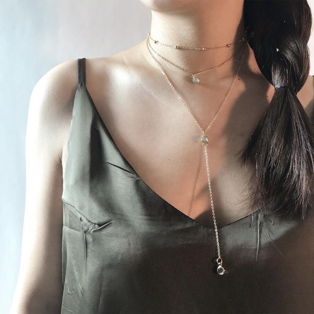 Accessories, Light Luxury, Simple Retro Ethnic Style Necklace, Crystal Pendant, Moon Short Collarbone Necklace.