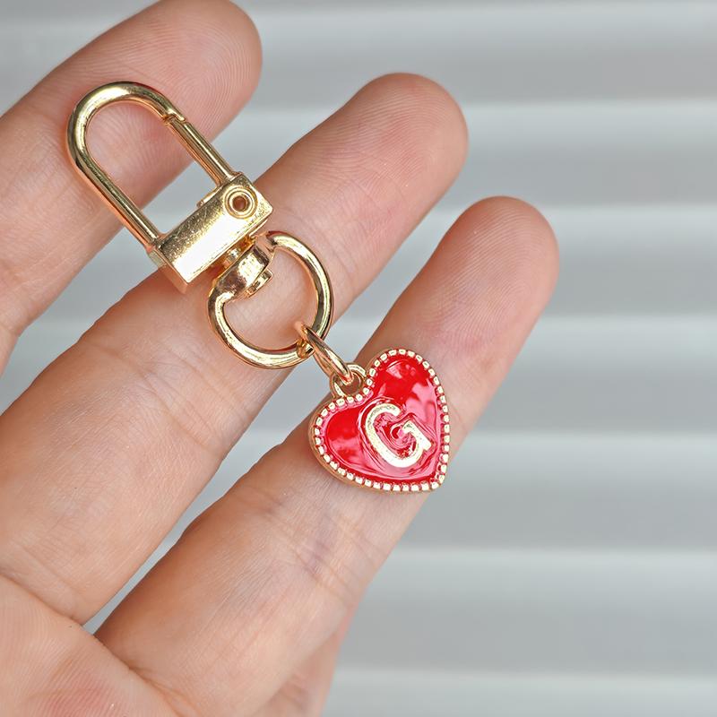 1PC Lobster Buckle Gift Metal Party 26 English Letters Keychain Marker Heart Shaped Red Love Keychain Design DIY Creativity