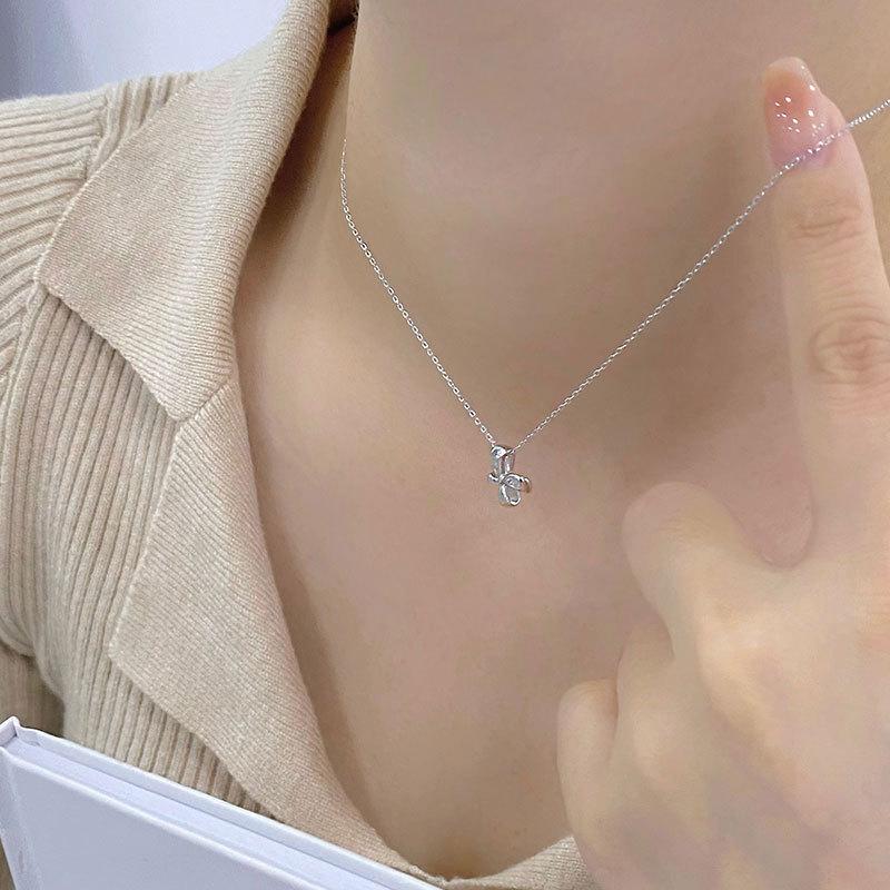 Uroczy naszyjnik z kokardą Słodki i lekki luksusowy łańcuszek na obojczyk Naszyjnik w nowym stylu dla kobiet